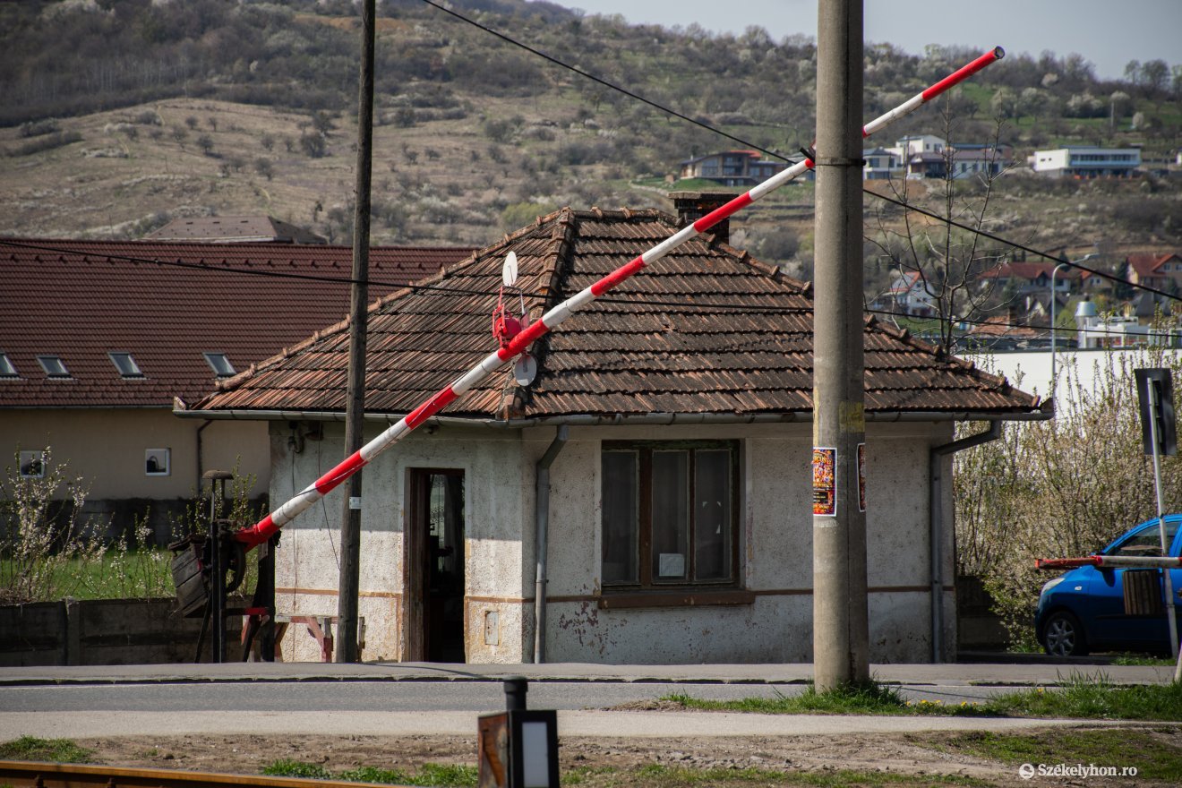 Az átkelőnél álló őrbódét is felszámolják &bullet;  Fotó: László Ildikó