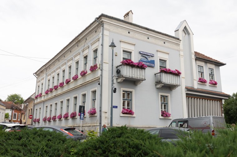 A városi könyvtár névadó ünnepségére készülnek Székelyudvarhelyen