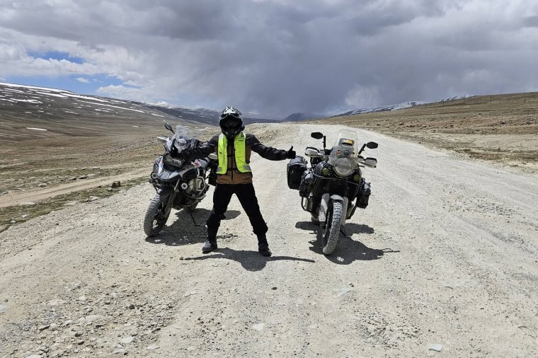 Félúton a kaland: Kína kapujában a két erdélyi motoros
