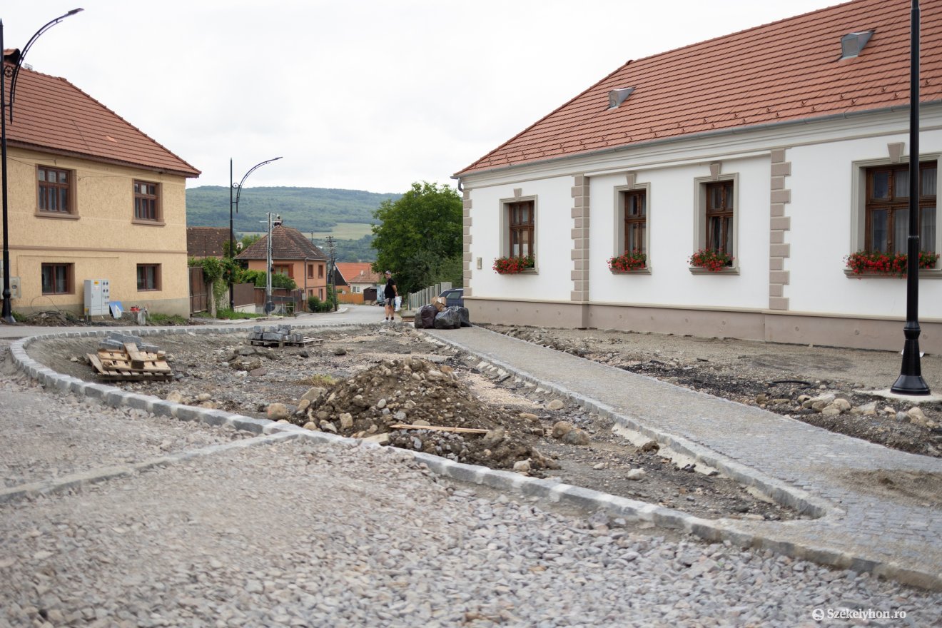 &bullet;  Fotó: Olti Angyalka