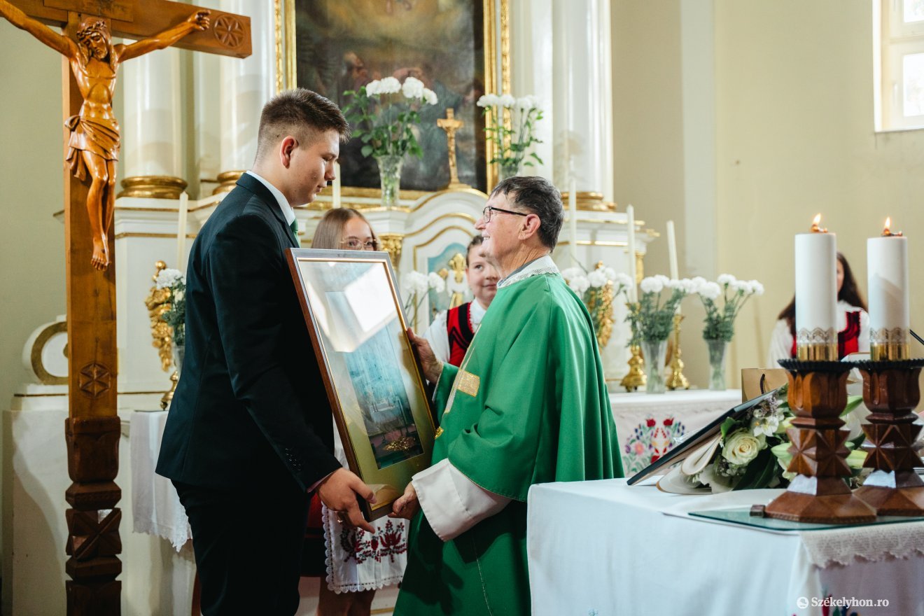 &bullet;  Fotó: László Ildikó