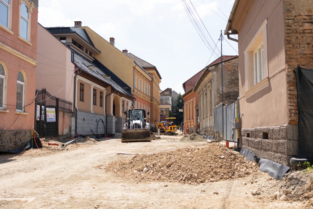 &bullet;  Fotó: Olti Angyalka