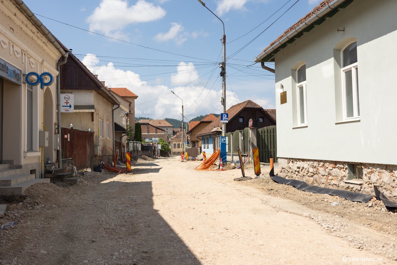 &bullet;  Fotó: Olti Angyalka
