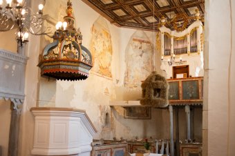 Több száz évre tekinthet vissza a múltba, aki belép a felújított agyagfalvi templomba