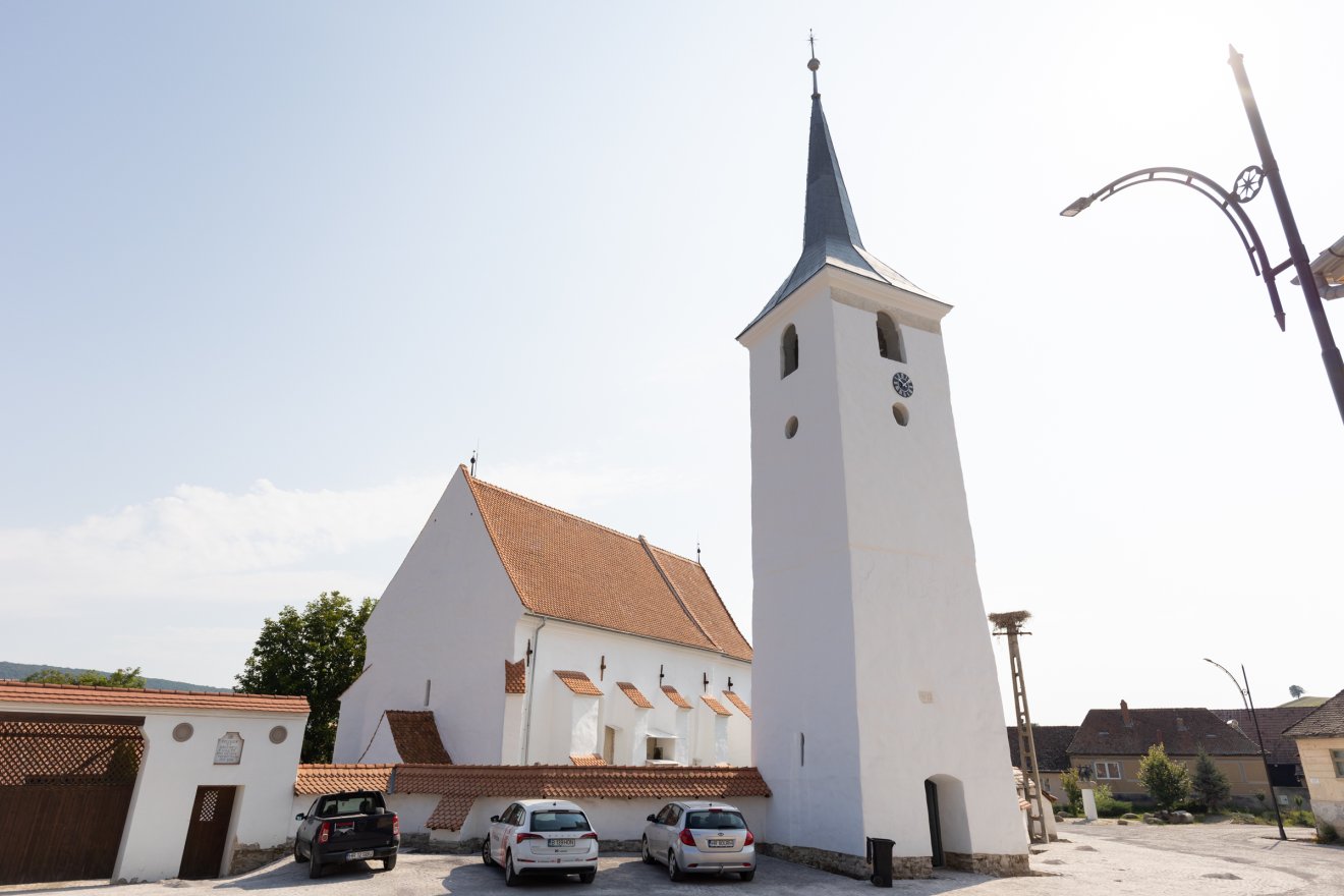Több száz évre tekinthet vissza a múltba, aki belép a felújított agyagfalvi templomba