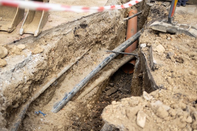 Újabb gyergyószentmiklósi utcákban vált lehetővé a csatornahálózatra való csatlakozás