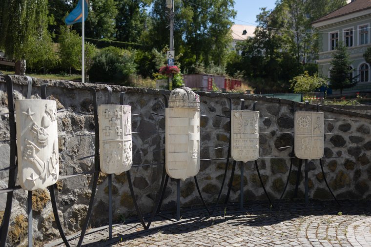 Senki sem gondolta, hogy ilyen drága lesz helyreállítani a Székelyudvarhelyen megrongált magyar címert
