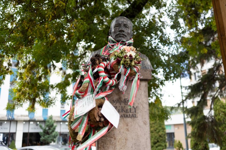Szoborügy: ismét célkeresztben a Vándor székely