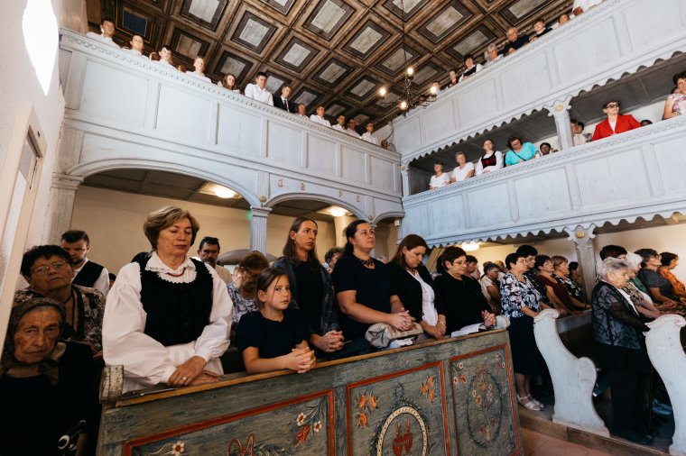 Megújult az Isten háza Agyagfalván: a templom ünneplést érdemel, ugyanakkor imádságot követel