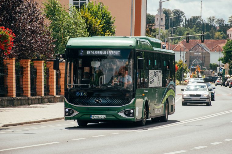 Könnyebb lesz busszal kijutni a Szent István-napi ünnepségre Székelyudvarhelyen