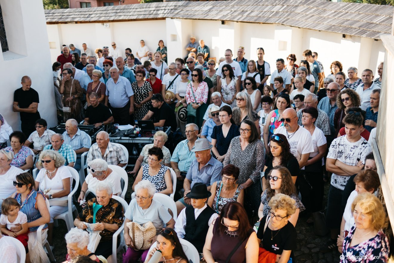 &bullet;  Fotó: Olti Angyalka