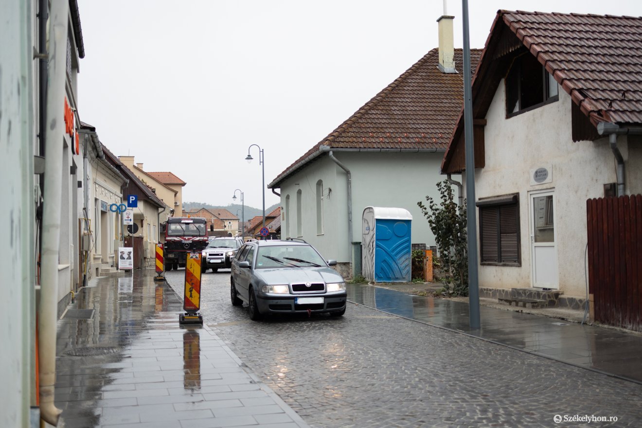 Ideiglenesen megváltozott a forgalmi rend &bullet;  Fotó: Olti Angyalka