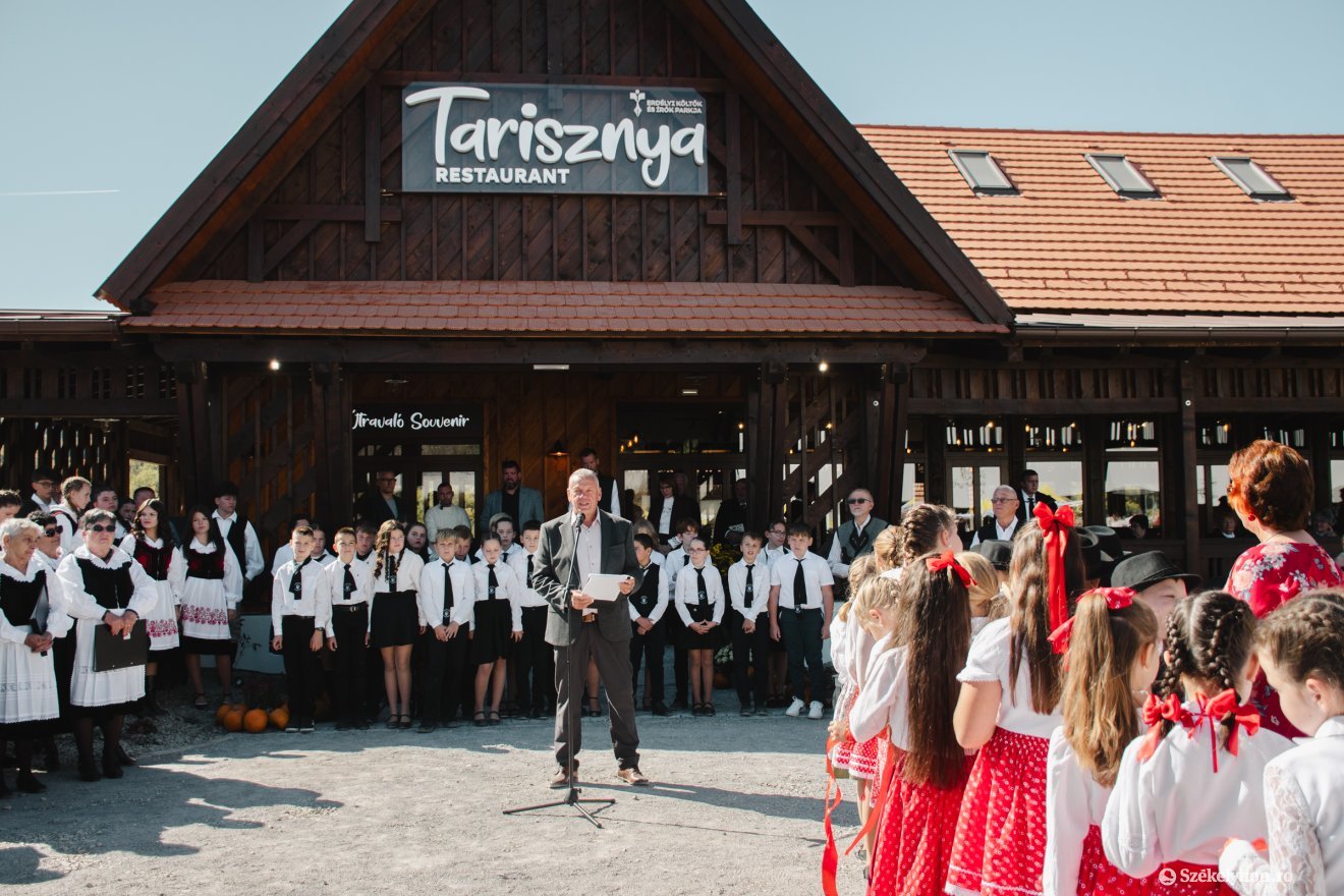 &bullet;  Fotó: László Ildikó