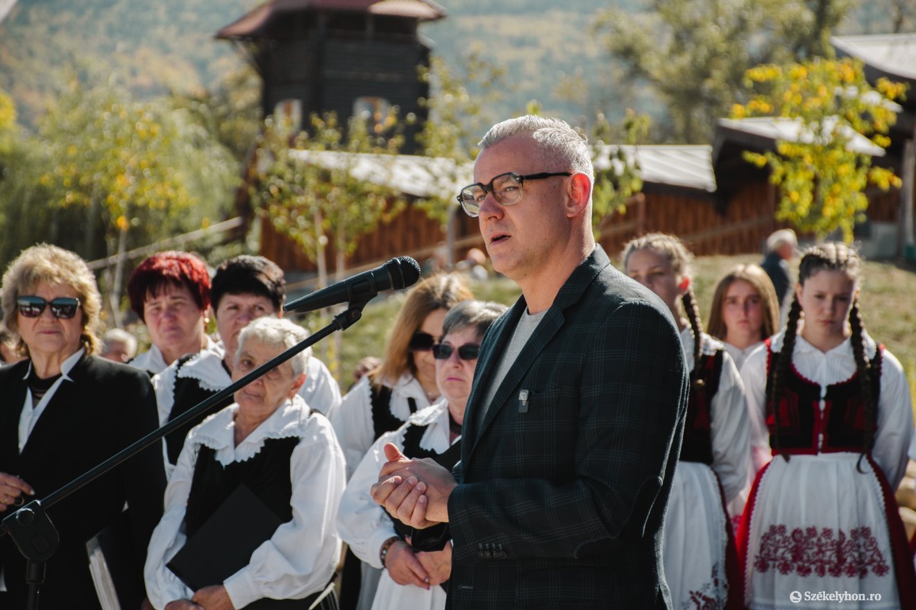 &bullet;  Fotó: László Ildikó