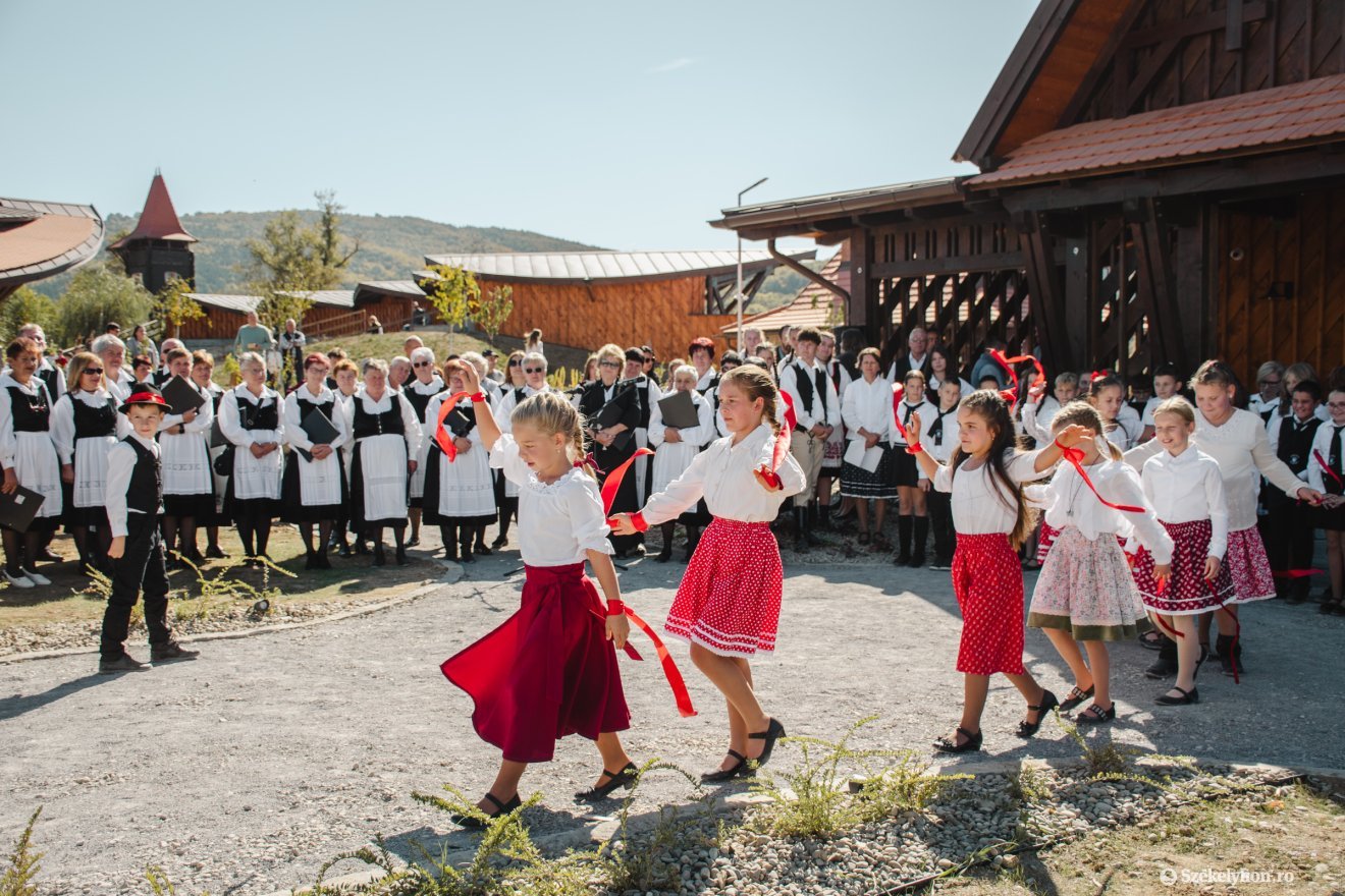 &bullet;  Fotó: László Ildikó