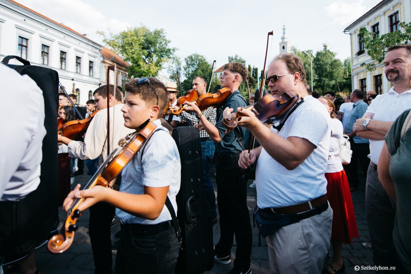 &bullet;  Fotó: Olti Angyalka