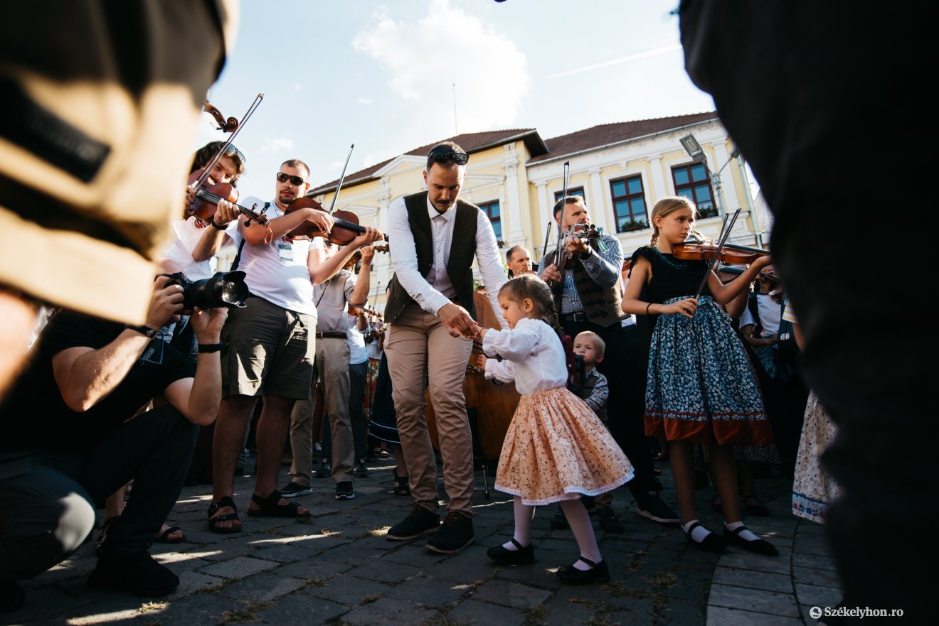 &bullet;  Fotó: Olti Angyalka