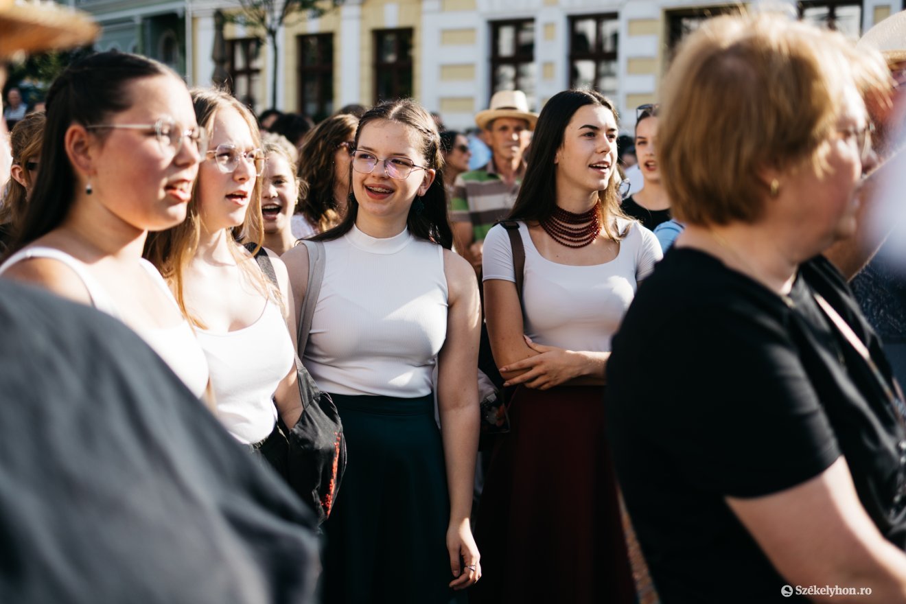 &bullet;  Fotó: Olti Angyalka