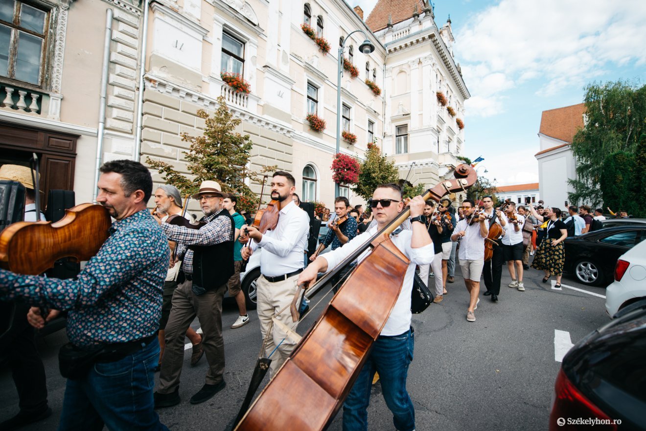&bullet;  Fotó: Olti Angyalka