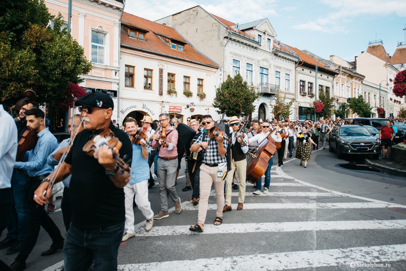 &bullet;  Fotó: Olti Angyalka