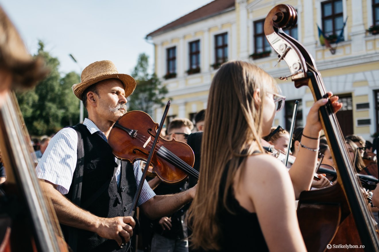 &bullet;  Fotó: Olti Angyalka