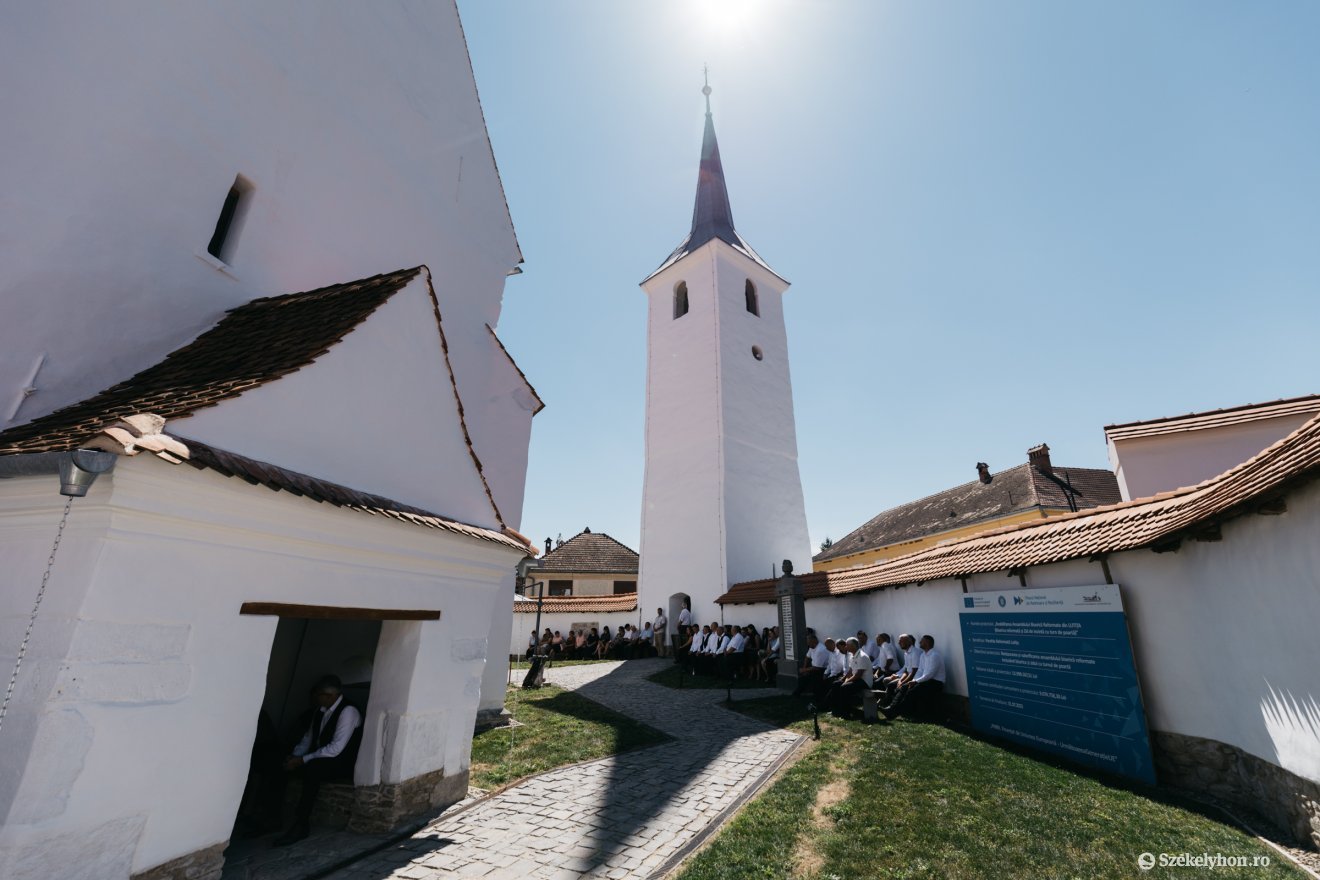 &bullet;  Fotó: Olti Angyalka