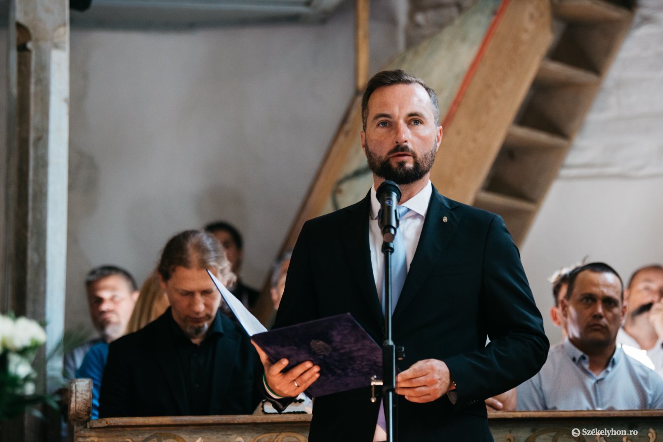 &bullet;  Fotó: Olti Angyalka