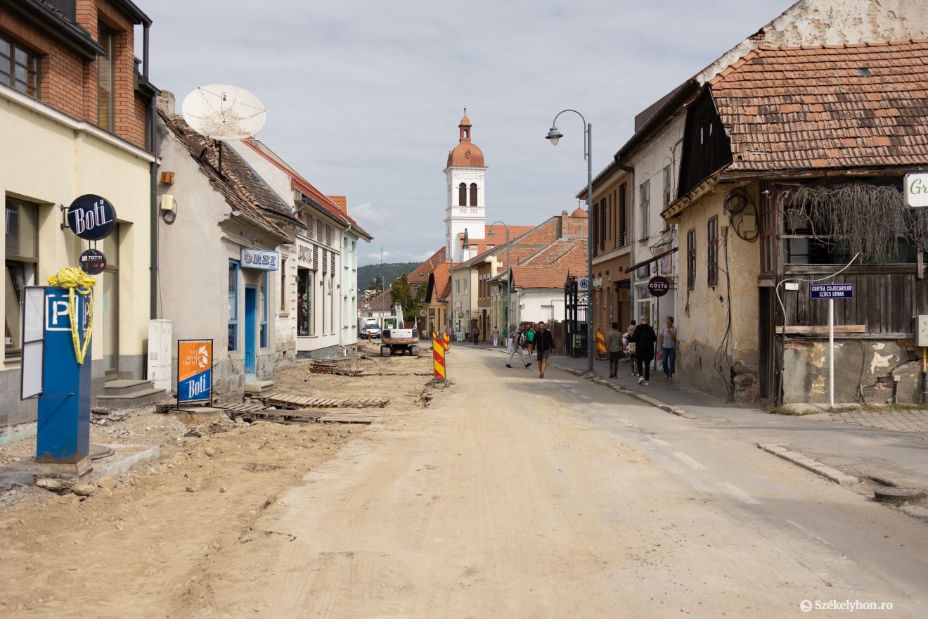 &bullet;  Fotó: Olti Angyalka
