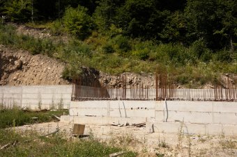 Leállt az ANL-s tömbházak építése Szentegyházán