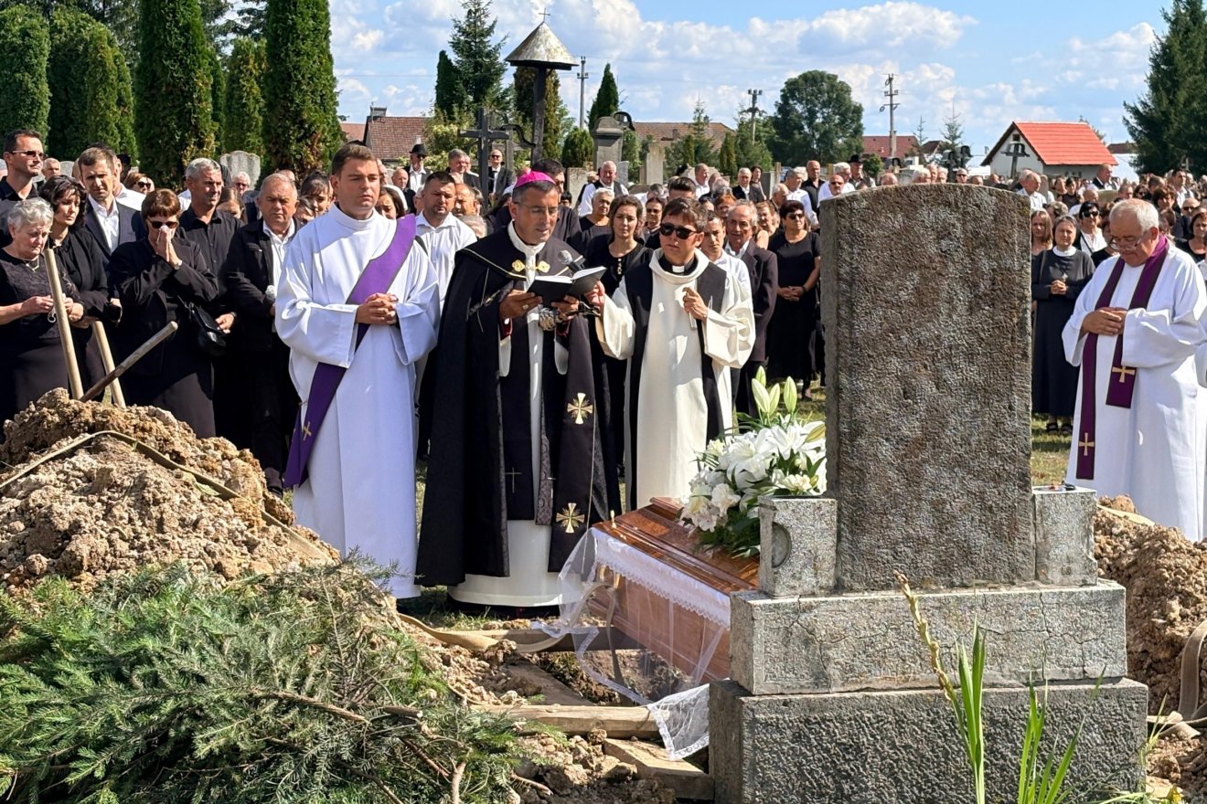 Százak kísérték utolsó útjára Daniel Ernő plébánost