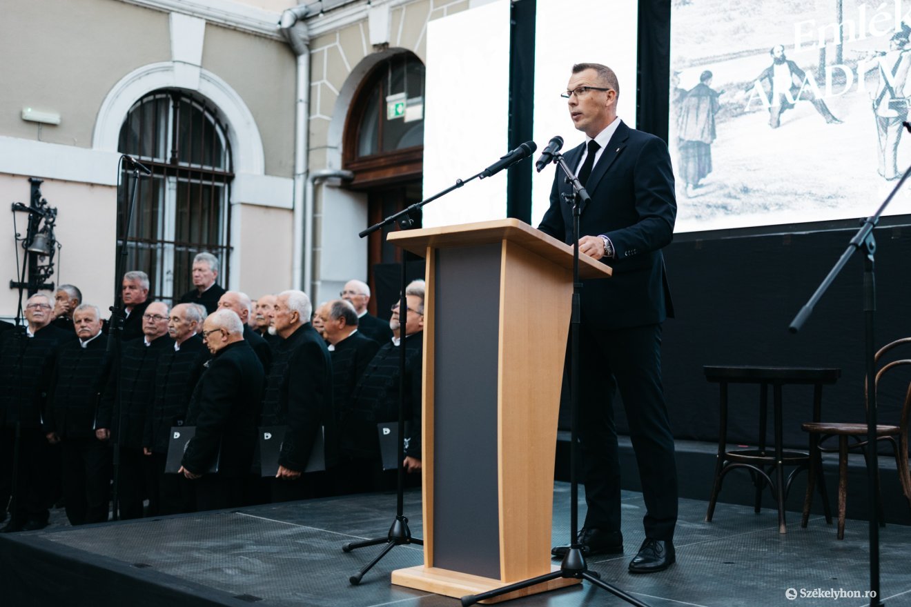 &bullet;  Fotó: Olti Angyalka