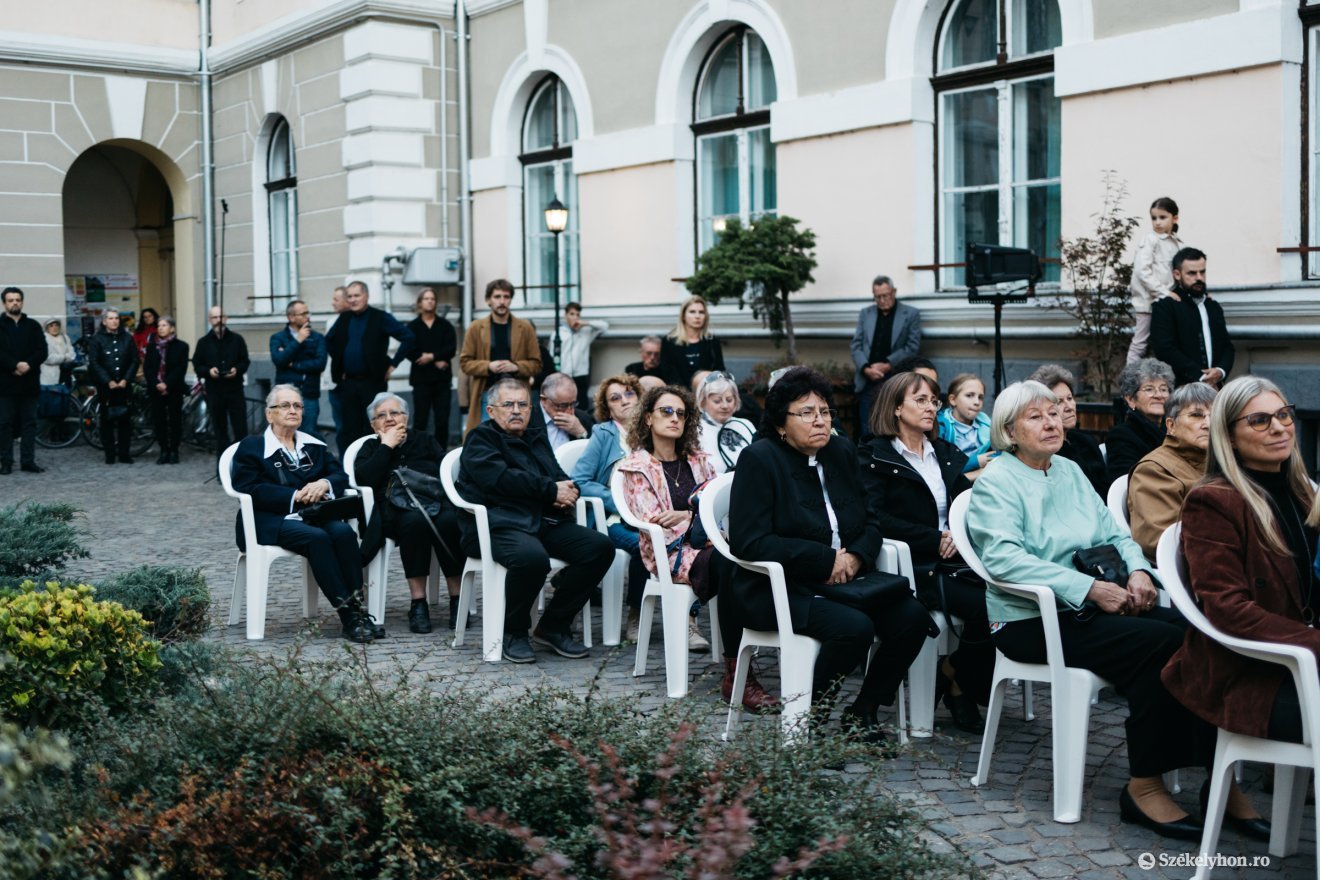 &bullet;  Fotó: Olti Angyalka