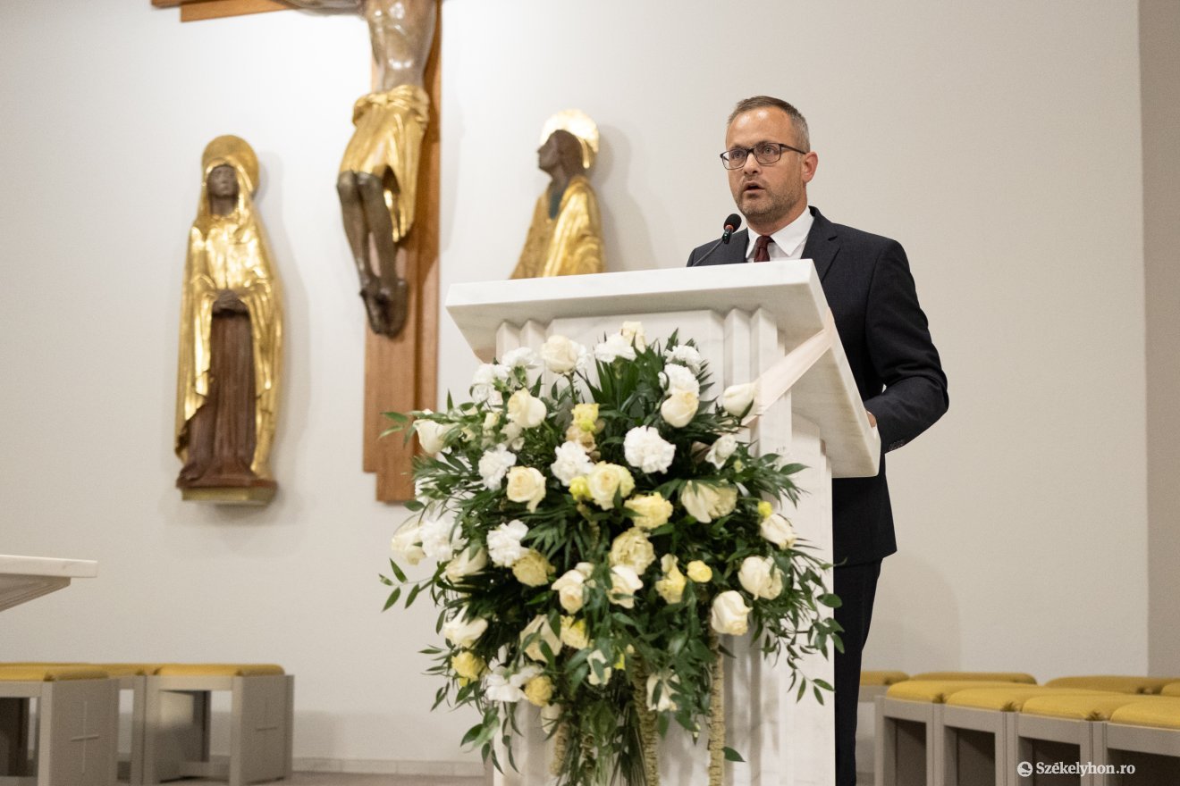&bullet;  Fotó: Olti Angyalka