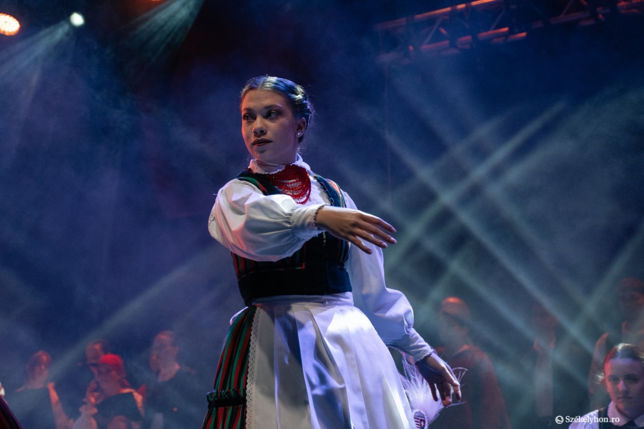 &bullet;  Fotó: László Ildikó