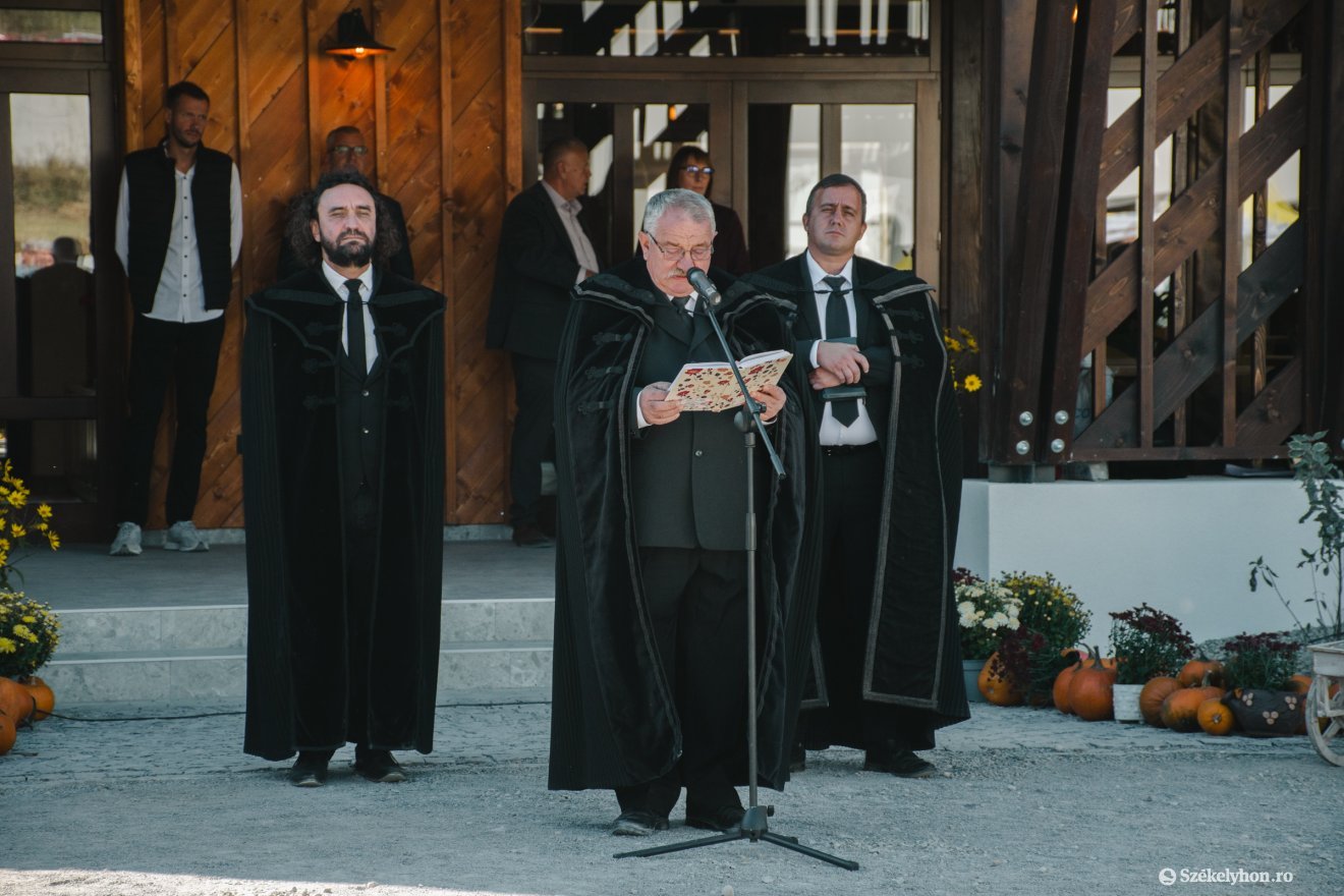 &bullet;  Fotó: László Ildikó