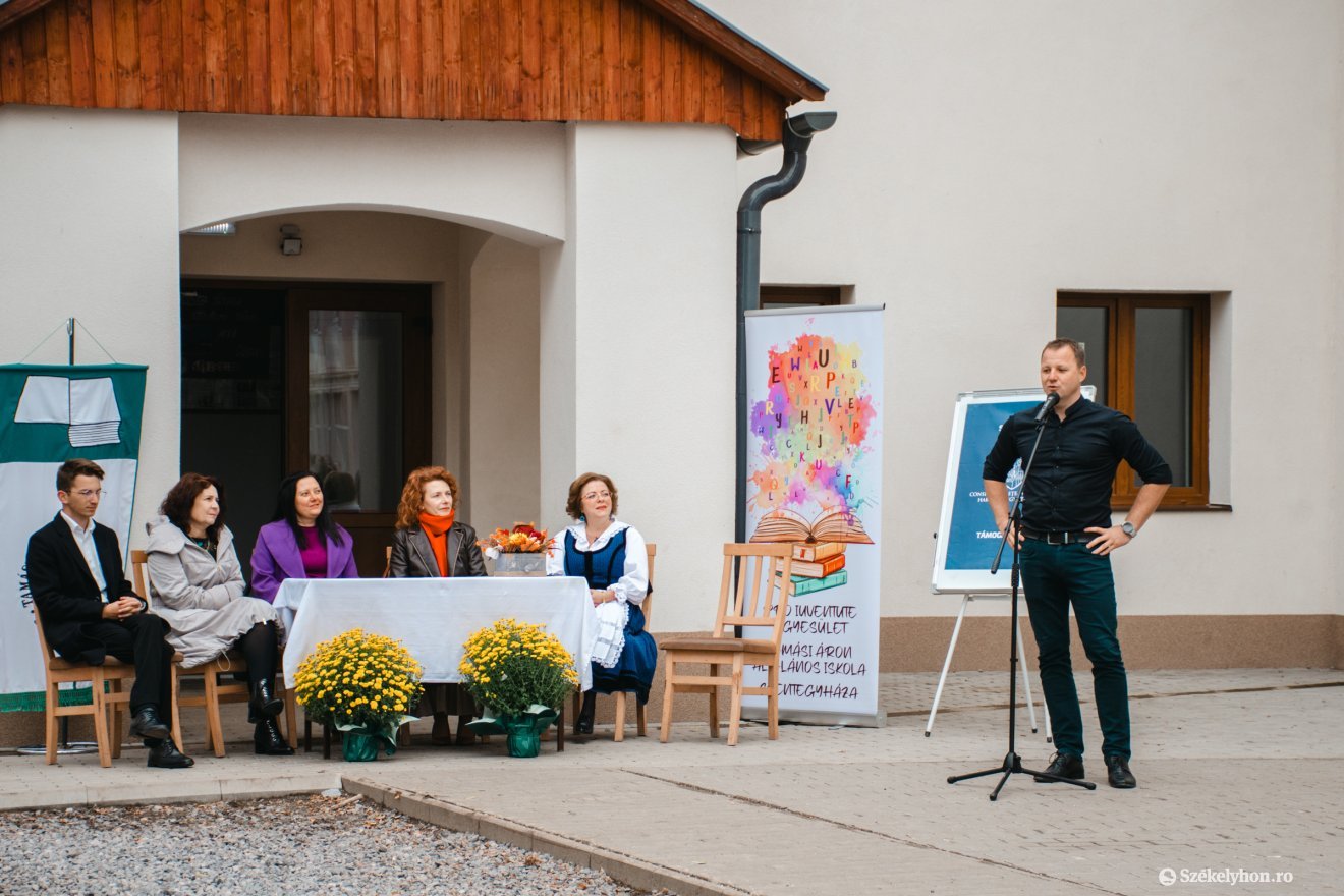 &bullet;  Fotó: László Ildikó