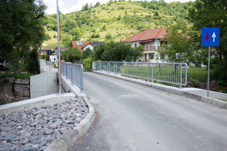 Új hidakat építettek az egyre terjeszkedő Fenyéden