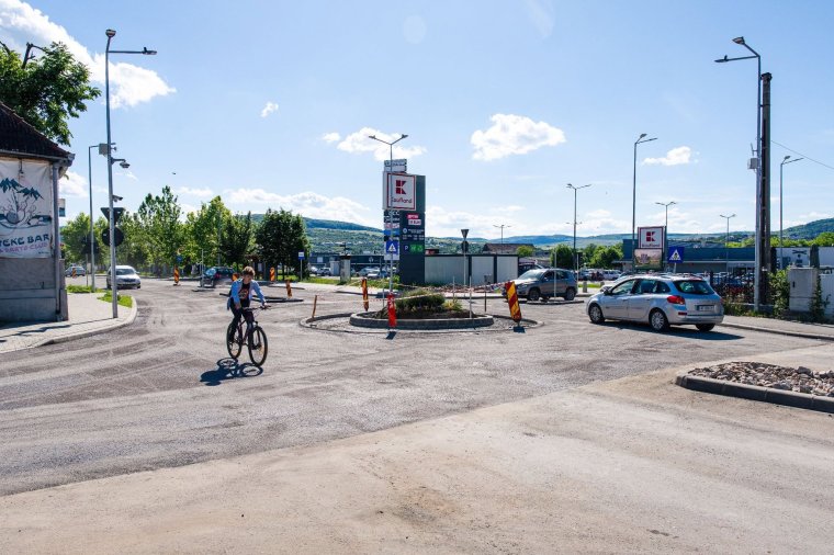 Megújult a körforgalom, de újabb utat zárnak le Székelyudvarhelyen
