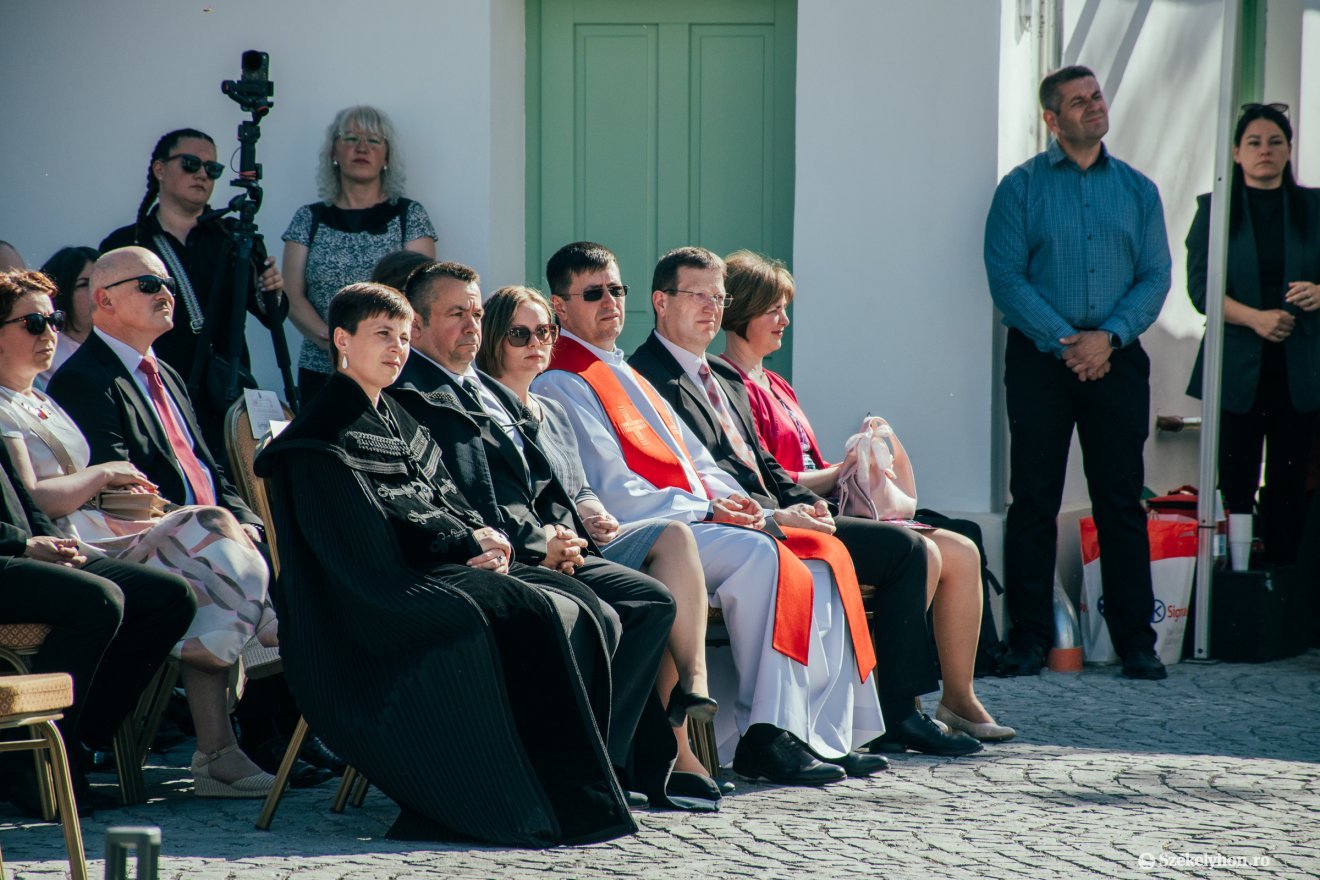 &bullet;  Fotó: László Ildikó