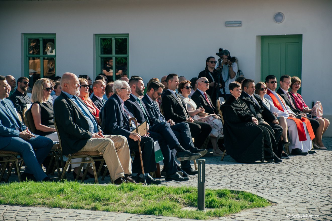 &bullet;  Fotó: László Ildikó