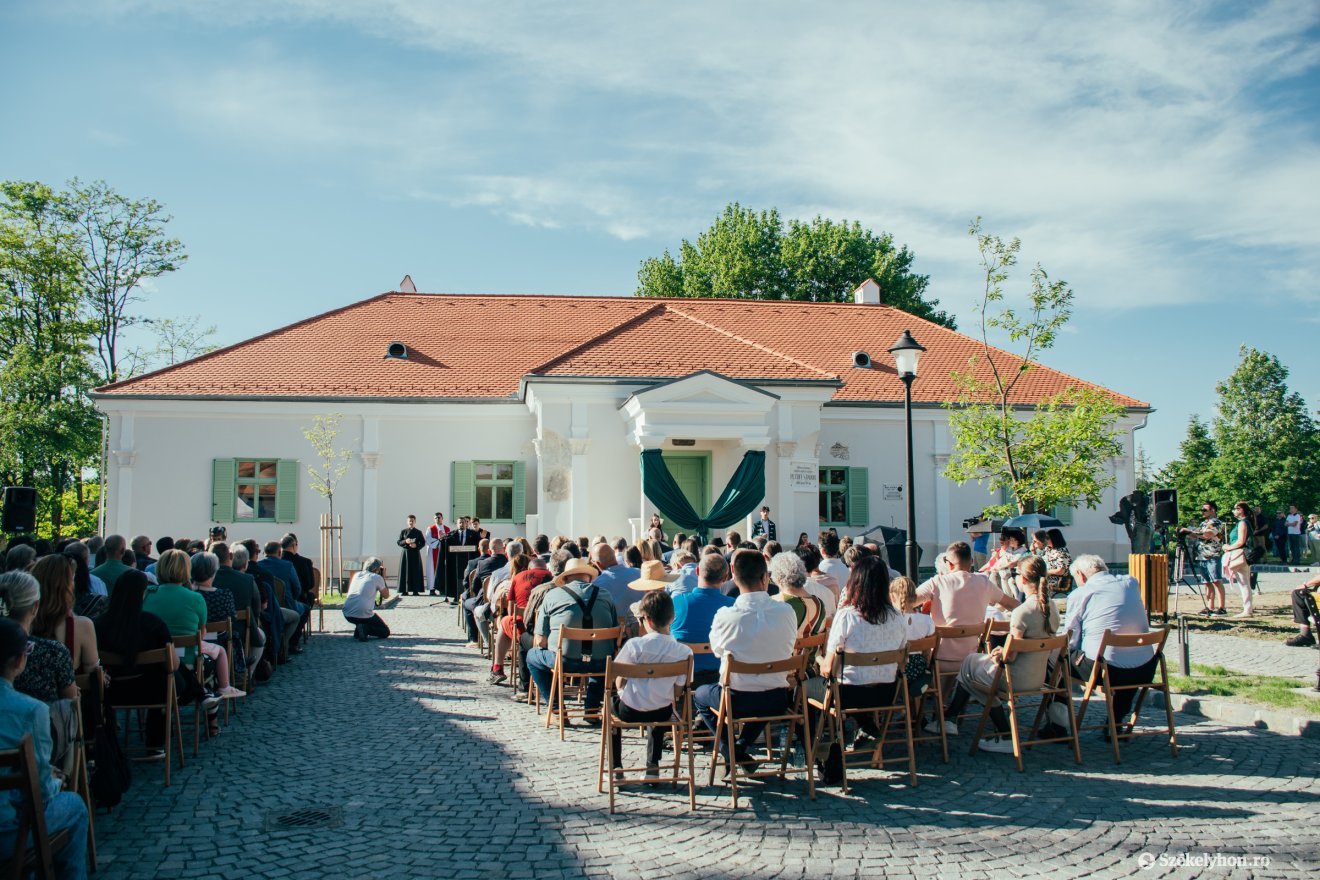 Két év alatt újult meg a Gyárfás-kúria