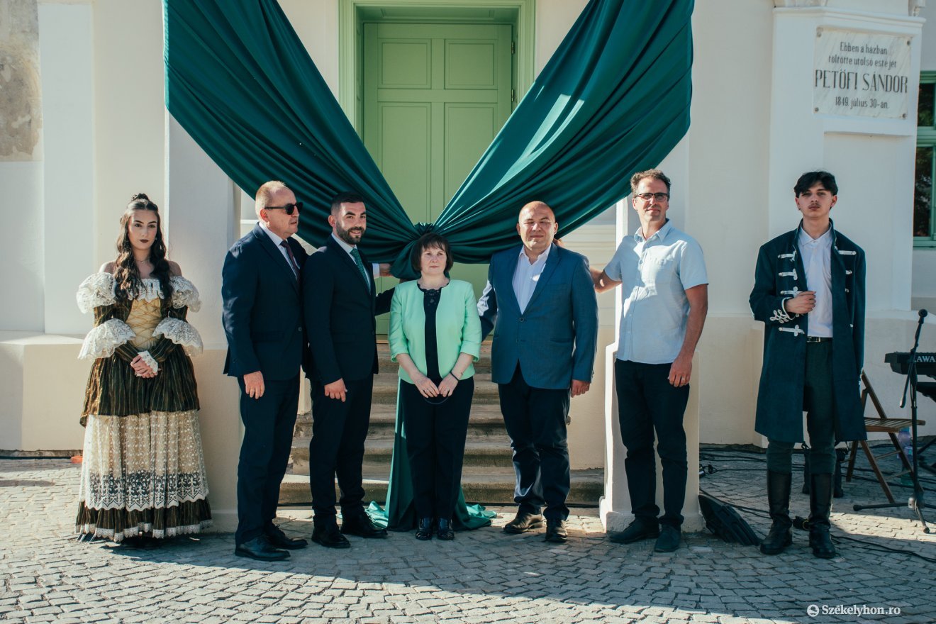 &bullet;  Fotó: László Ildikó