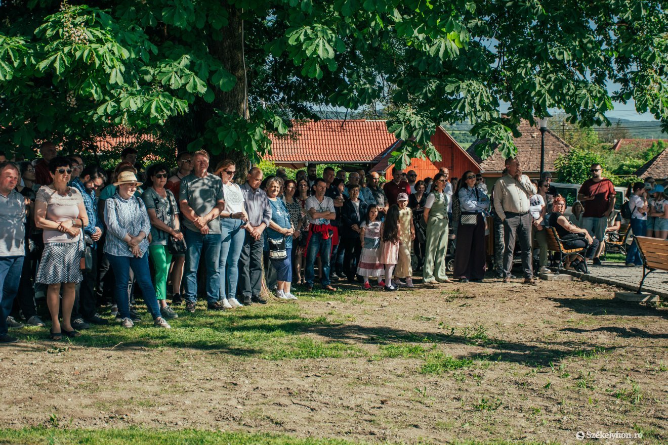 &bullet;  Fotó: László Ildikó