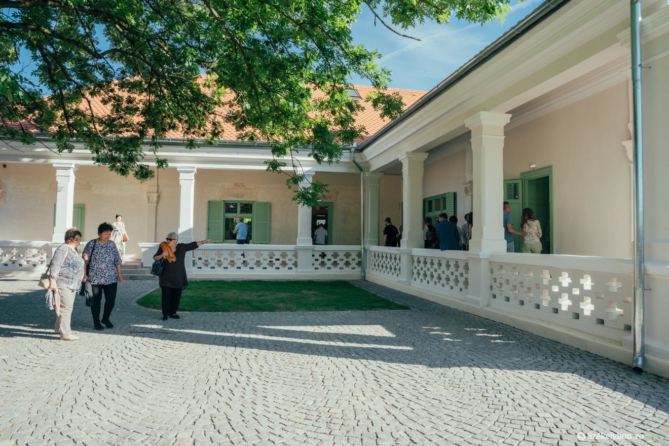 &bullet;  Fotó: László Ildikó