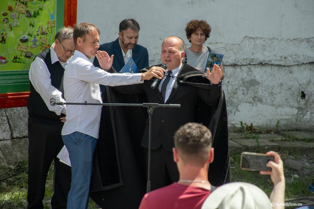&bullet;  Fotó: László Ildikó