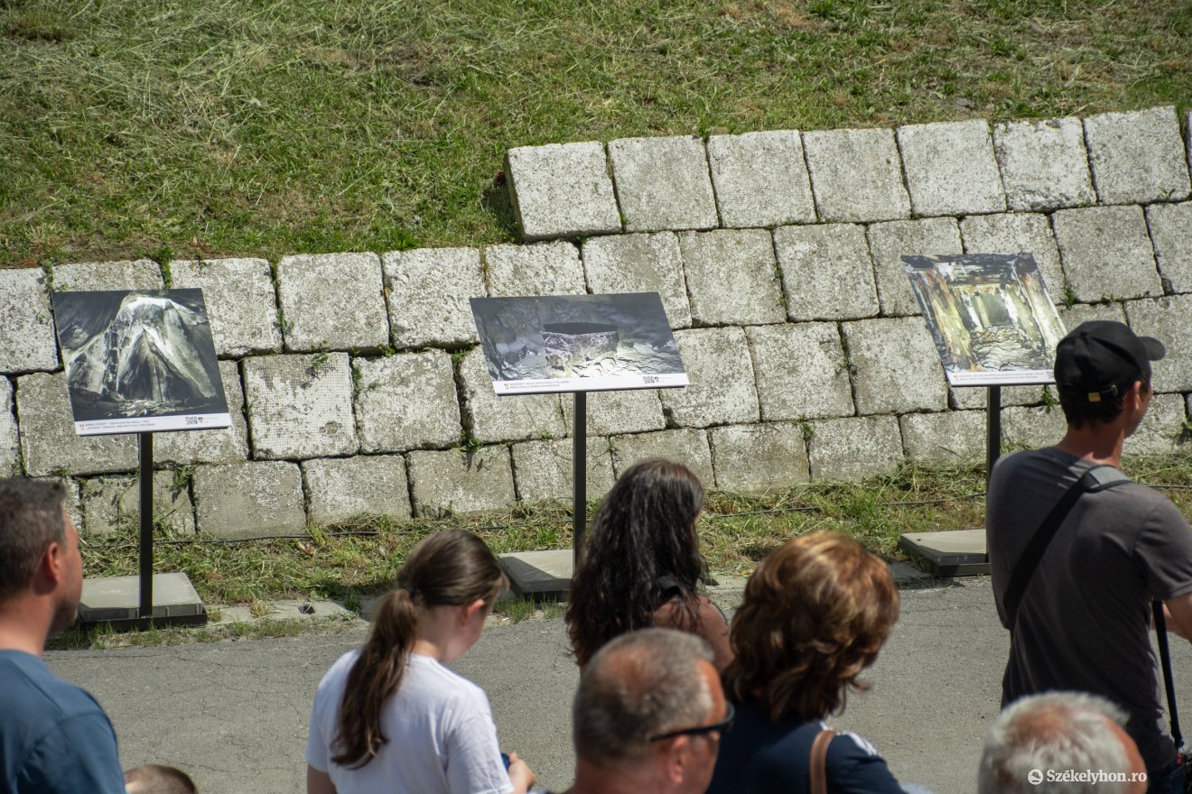 &bullet;  Fotó: László Ildikó