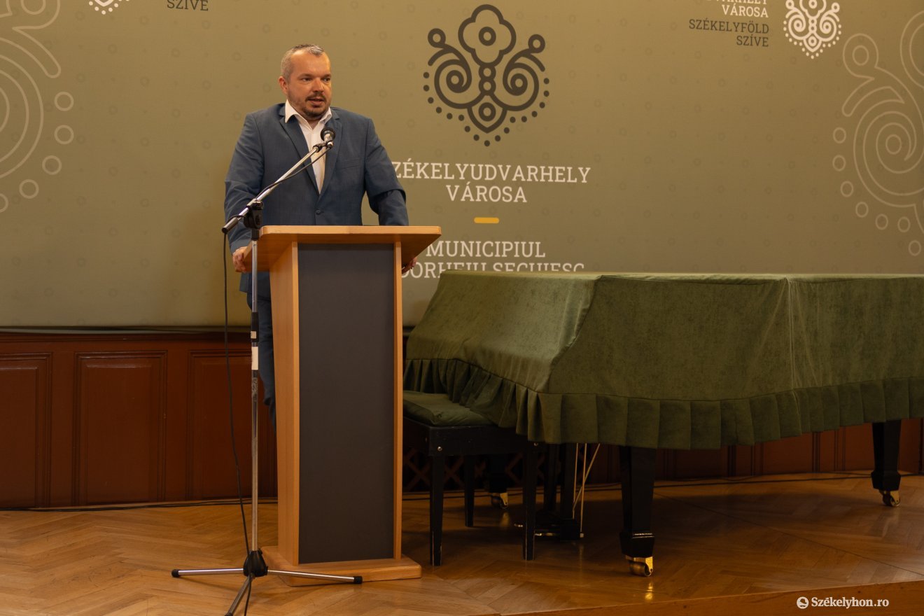 &bullet;  Fotó: Olti Angyalka