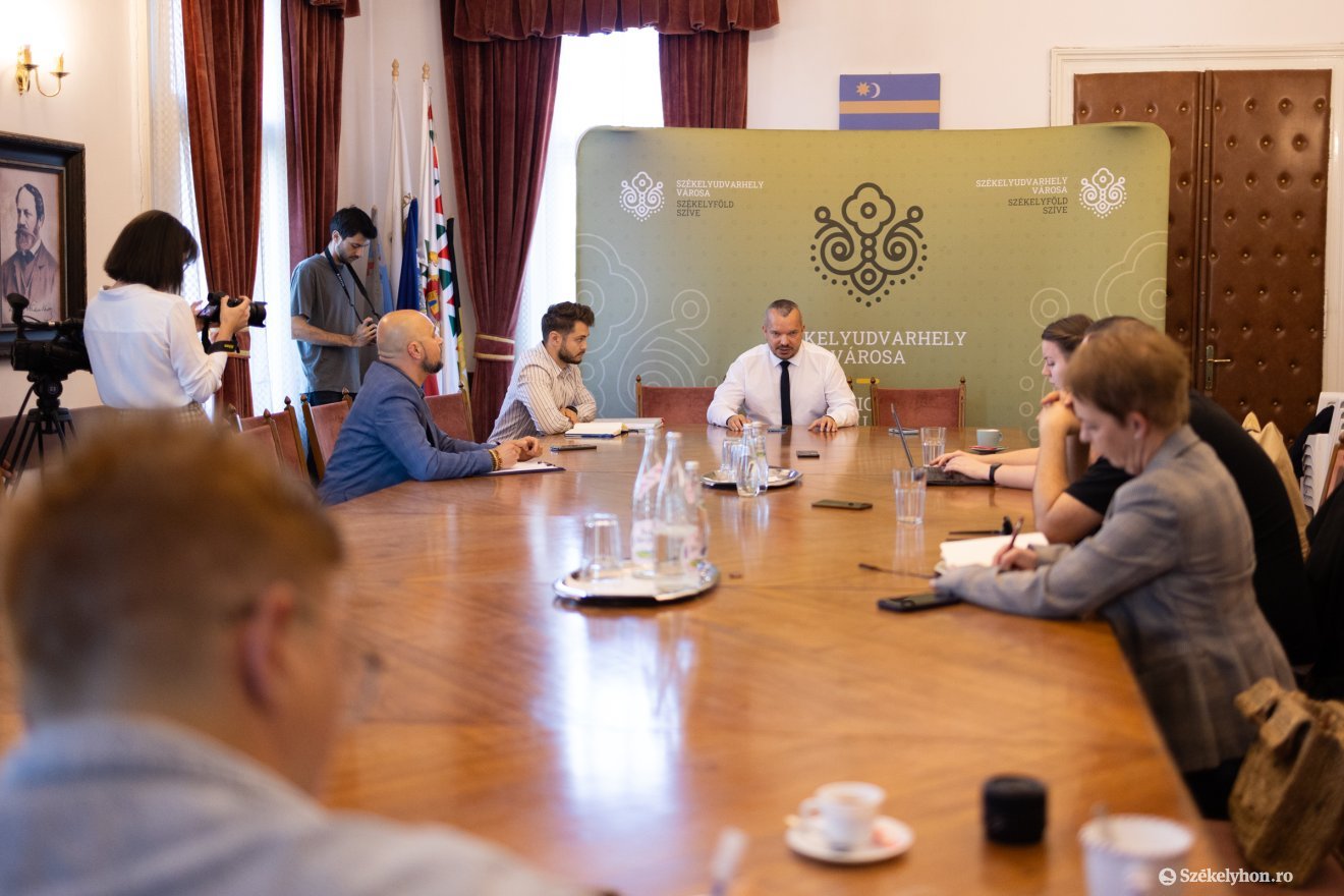 &bullet;  Fotó: Olti Angyalka