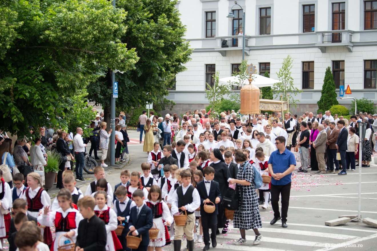 &bullet;  Fotó: Olti Angyalka