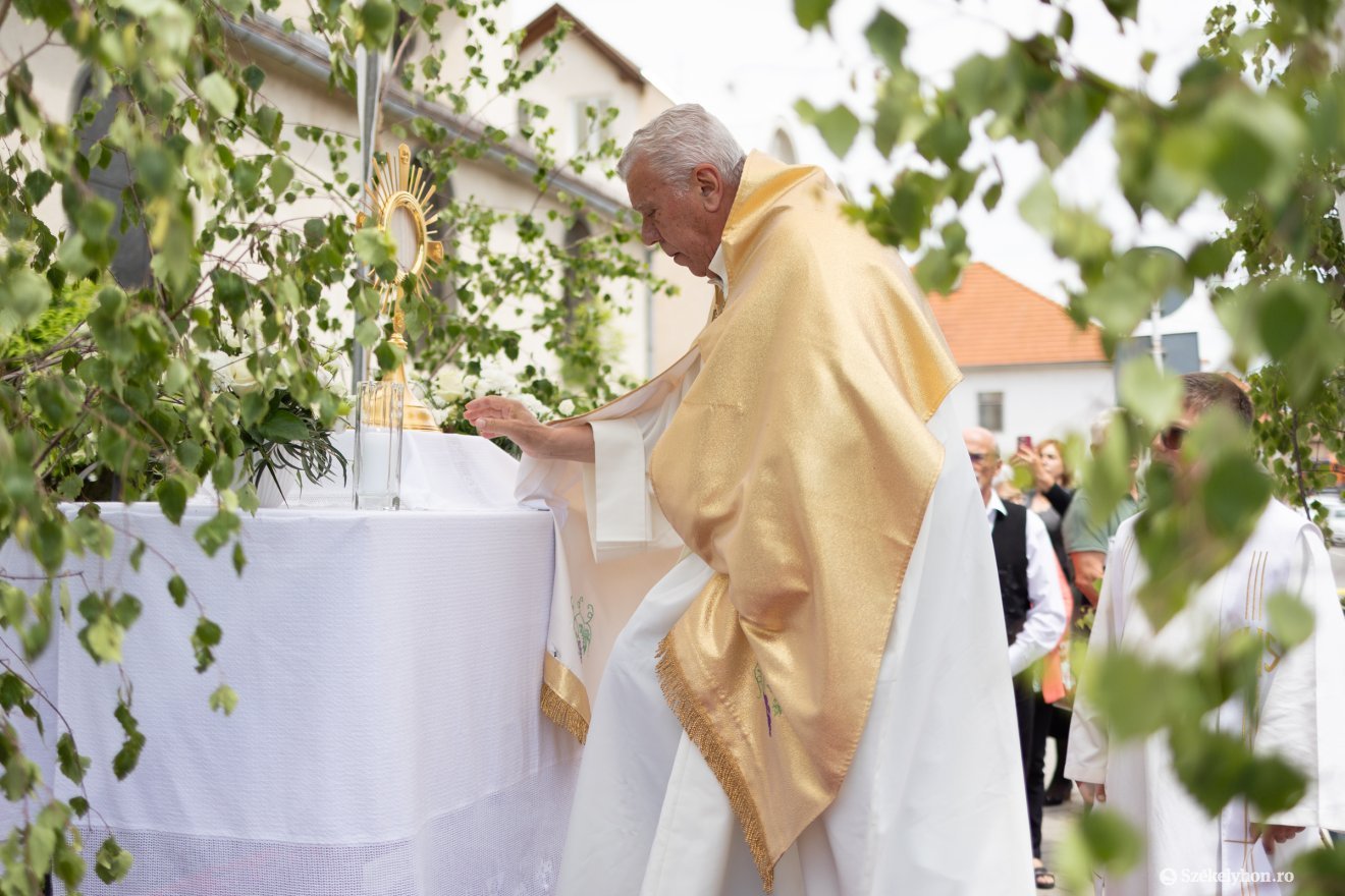 &bullet;  Fotó: Olti Angyalka